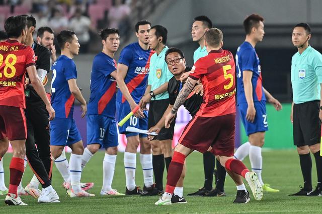 马卡：佛得角门将沃齐尼亚对阿根廷完成1次过人，过人次数超越C罗